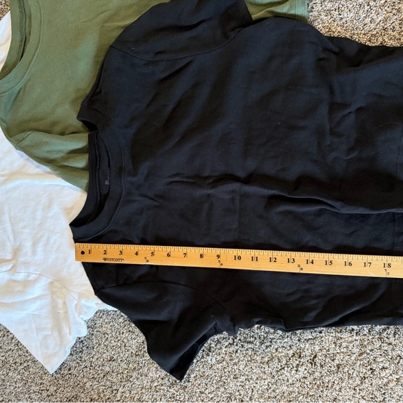 EUC LOT OF 3 JUNIORS XL CROP TOP BLACK WHITE GREEN NO BOUNDRIES - Picture 2 of 5